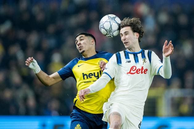 Union s Anan Khalaili and Atalanta s Lorenzo Bernasconi fight for the ball during a soccer game between Belgian Royale Union Saint-Gilloise and Italian Atalanta Bergamo, on Wednesday 28 January 2026 in Brussels, on the eight day of the League phase of the UEFA Champions League tournament. JASPERxJACOBS  x159379412x