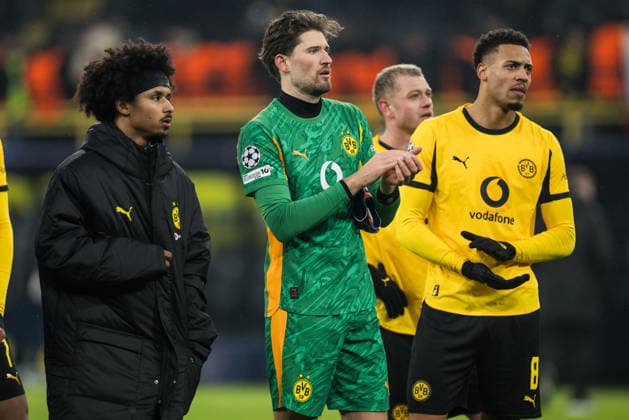 DORTMUND, GERMANY - JANUARY 28: Karim Adeyemi (Borussia Dortmund, 27), Gregor Kobel (Borussia Dortmund, 1) frustrated after the UEFA Champions League match between Borussia Dortmund vs. FC Internazionale Milano at Signal Iduna Park on matchday 8 of the UEFA Champions League on January 28, 2026 in Dortmund, Germany. North Rhine Westphalia Germany Copyright: xSteffiexWunderlx
