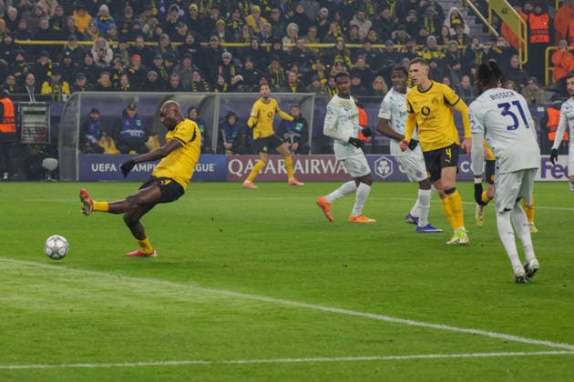 28 01 2026, xgrfx, Football UEFA Champions League , Borussia Dortmund Inter Milan v l Serhou Guirassy misses huge chance Borussia Dortmund DFL DFB REGULATIONS PROHIBIT ANY USE OF PHOTOGRAPHS as IMAGE SEQUENCES and or QUASI VIDEO Signal Iduna Park