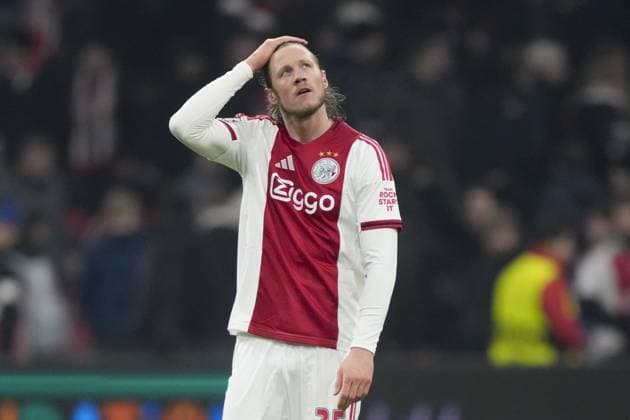 AMSTERDAM , 28-01-2026 , JohanCruijff ArenA , season 2025 2026 , UEFA Champions League football , League phase Matchday 8 , match between Ajax and Olympiacos , picture shows Ajax player Wout Weghorst disappointed after loss 1-2 Ajax - Olympiacos  x201149366x Copyright: