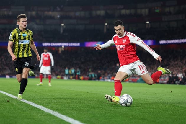 28th January 2026; Emirates Stadium, London, England; UEFA Champions League Football, Arsenal versus Kairat; Gabriel Martinelli of Arsenal crosses the ball into the Kairat box  HenningxvonxJagow Content restricted for UK based newspaper