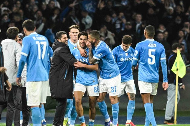 CALCIO - UEFA Champions League - SSC Napoli vs Chelsea FC Antonio Vergara of SSC Napoli celebrates after scoeing a goal of 1-1 during the Uefa Champions League between SSC Napoli vs Chelsea FC :Agostino Gemito PA Naples Italy  Copyright: xIPAxSport ABACAx