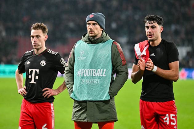 UEFA Champions League PSV Eindhoven FC Bayern Munich 28 01 2026 EINDHOVEN, NETHERLANDS 28 JANUARY The visiting team celebrates together with the fans the 1 2 away win after the match between PSV Eindhoven and FC Bayern Munich on matchday 8 of the UEFA Champions League group stage at Philips Stadion Joshua KIMMICH FC Bayern Munich 6 , Leon GORETZKA FC Bayern Munich 8 and Aleksandar PAVLOVIC FC Bayern Munich 45 Copyright: xBEAUTIFULxSPORTS Goldbergx