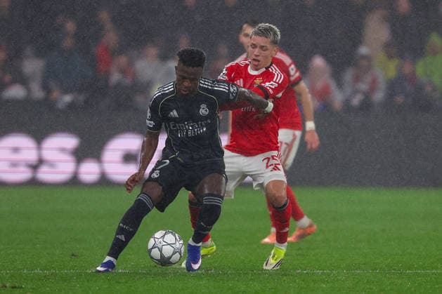 FBL UEFA Champions League 2025 26 SL Benfica Real Madrid Vinicius Junior Real Madrid , Gianluca Prestianni S L Benfica in action, with the bal during the UEFA Champions League 2025 26 League Phase MD8 match between Sport Lisboa e Benfica and Real Madrid at Estadio da Luz on Wednesday 28 January 2026 in Lisbon, Portugal Copyright: JoaquimxFerreira