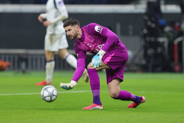 28 01 2026, Football UEFA Champions League, Eintracht Frankfurt Tottenham Hotspur, emonline, emspor, v l , Goalkeeper Guglielmo Vicario Tottenham Hotspur DFL DFB REGULATIONS PROHIBIT ANY USE OF PHOTOGRAPHS AS IMAGE SEQUENCES AND OR QUASI VIDEO xdcx Copyright: HMBxMedia Claus
