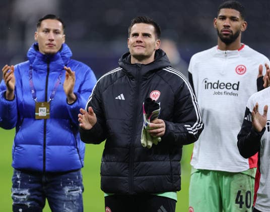 28 01 2026, Football UEFA Champions League, Eintracht Frankfurt Tottenham Hotspur, emonline, emspor, v l , Goalkeeper Michael Zetterer Eintracht Frankfurt DFL DFB REGULATIONS PROHIBIT ANY USE OF PHOTOGRAPHS AS IMAGE SEQUENCES AND OR QUASI VIDEO xdcx Copyright: HMBxMedia Claus