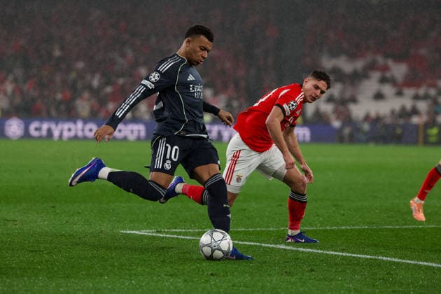 FBL UEFA Champions League 2025 26 SL Benfica Real Madrid Kylian Mbappe Real Madrid , Georgiy Sudakov S L Benfica during the UEFA Champions League 2025 26 League Phase MD8 match between Sport Lisboa e Benfica and Real Madrid at Estadio da Luz on Wednesday 28 January 2026 in Lisbon, Portugal Copyright: JoaquimxFerreira