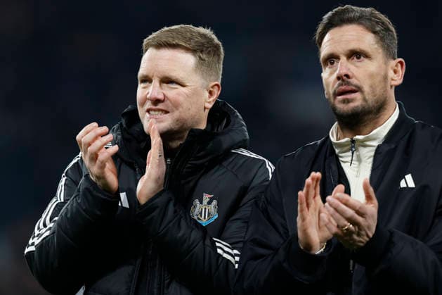 January 28, 2026, Paris, Paris, France: Eddie HOWE head coach of NEWCASTLE UNITED pay tribute to fans during the match of UEFA Champions League between Paris Saint Germain and New Castle United at Parc des Princes Stadium - on January 28 2025 Paris - France Paris France - ZUMAb253 20260128_zsp_b253_051 Copyright: xLoicxBaratouxx