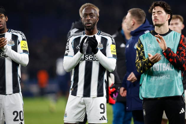 January 28, 2026, Paris, Paris, France: Yohane WISSA of NEWCASTLE UNITED pay tribute to fans during the match of UEFA Champions League between Paris Saint Germain and New Castle United at Parc des Princes Stadium - on January 28 2025 Paris - France Paris France - ZUMAb253 20260128_zsp_b253_054 Copyright: xLoicxBaratouxx