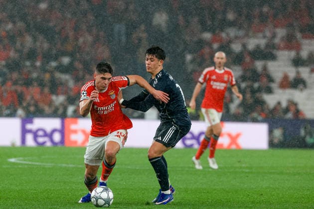 Estadio da Luz Sudakov of SL Benfica battles for the ball during the UEFA Champions League 2025 26 League Phase MD8 match between SL Benfica and Real Madrid C.F. at on January 28, 2026 in Lisbon, Portugal. UEFA Champions League 2025 26 League Phase MD8 - SL Benfica vs Rea Madrid CF (Valter Gouveia SPP)  Copyright: xValterxGouveia SPPx spp-en-VaGo-VG_L6032
