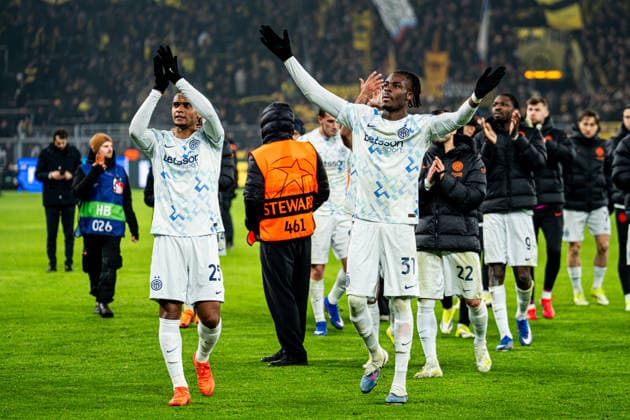 2026-01-28 Borussia Dortmund v FC Internazionale Milano - UEFA Champions League 2025 26 League Phase MD8 DORTMUND, GERMANY - JANUARY 28: Manuel Akanji of FC Internazionale Milano, Yann Bisseck of FC Internazionale Milano celebrate the winn after the UEFA Champions League 2025 26 League Phase MD8 match between Borussia Dortmund and FC Internazionale Milano at BVB Stadion Dortmund on January 28, 2026 in Dortmund, Germany. (Photo by Gabriel Calvino Alonso BSR Agency) Dortmund Germany Content not available for redistribution in The Netherlands directly or indirectly through any third parties. Copyright: xBSRxAgencyx
