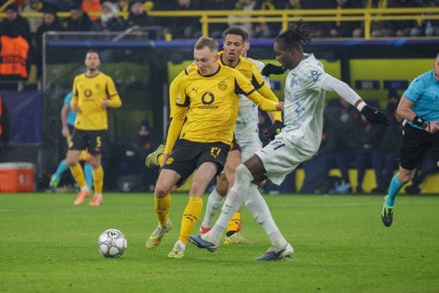 28 01 2026, xgrfx, Football UEFA Champions League , Borussia Dortmund Inter Milan v l Maximilian Beier Borussia Dortmund , Yann Bisseck Inter Milan DFL DFB REGULATIONS PROHIBIT ANY USE OF PHOTOGRAPHS as IMAGE SEQUENCES and or QUASI VIDEO Signal Iduna Park