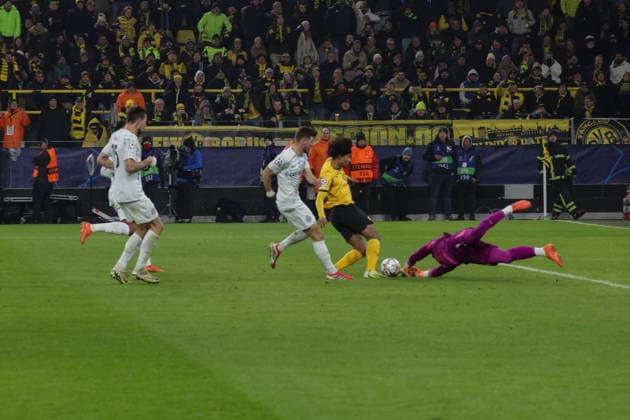 28 01 2026, xgrfx, Football UEFA Champions League , Borussia Dortmund Inter Milan v l Karim Adeyemi Borussia Dortmund , Yann Sommer Inter Milan DFL DFB REGULATIONS PROHIBIT ANY USE OF PHOTOGRAPHS as IMAGE SEQUENCES and or QUASI VIDEO Signal Iduna Park