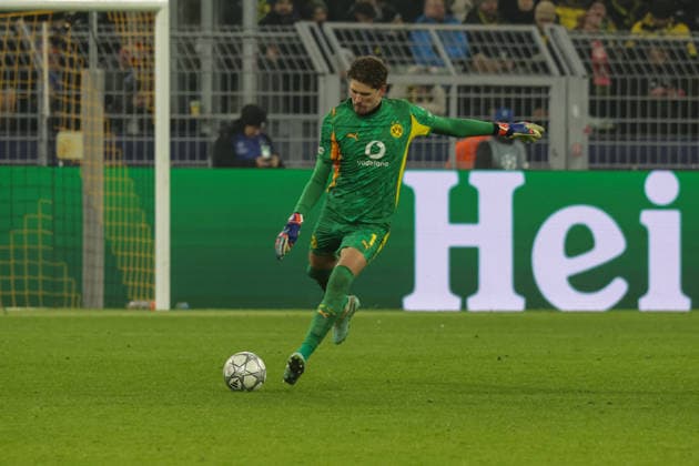 28 01 2026, xgrfx, Football UEFA Champions League , Borussia Dortmund Inter Milan v l Gregor Kobel Borussia Dortmund DFL DFB REGULATIONS PROHIBIT ANY USE OF PHOTOGRAPHS as IMAGE SEQUENCES and or QUASI VIDEO Signal Iduna Park