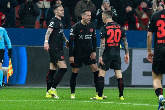 UEFA Champions League 2025 26 Bayer 04 Leverkusen vs Villarreal CF 8 Matchday of the league phase Wednesday, 28 01 2026 BayArena Nordrhein Westfalen, Germany Goal for 3 0 by Alejandro Grimaldo 20 Cheers Joy Emotions Goal celebration Lucas Vazquez 21 Copyright: xCelinaxLeiersx