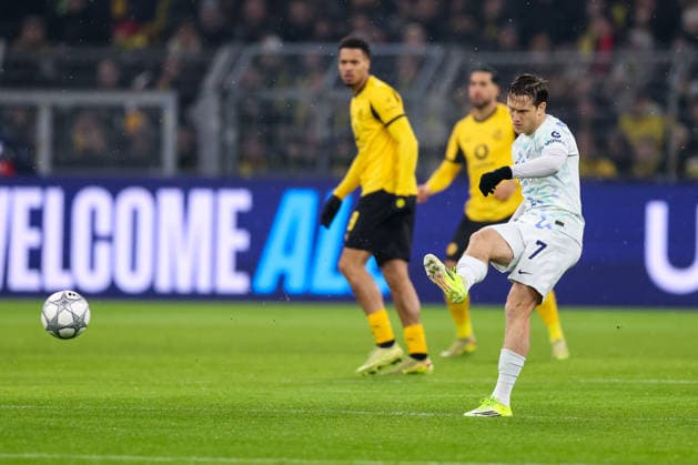 DORTMUND, GERMANY - JANUARY 28: Piotr Zielinski of FC Internazionale passes the ball during the UEFA Champions League 2025 26 League Phase MD8 match between Borussia Dortmund and FC Internazionale Milano at BVB Stadion Dortmund on January 28, 2026 in Dortmund, Germany. (Photo by Rene Nijhuis) SPO  Copyright: xRenexNijhuis