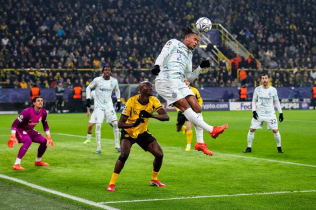 DORTMUND, GERMANY - JANUARY 28: Manuel Akanji of FC Internazionale heads the ball while Serhou Guirassy of Borussia Dortmund looks on during the UEFA Champions League 2025 26 League Phase MD8 match between Borussia Dortmund and FC Internazionale Milano at BVB Stadion Dortmund on January 28, 2026 in Dortmund, Germany. (Photo by Rene Nijhuis) SPO  Copyright: xRenexNijhuis