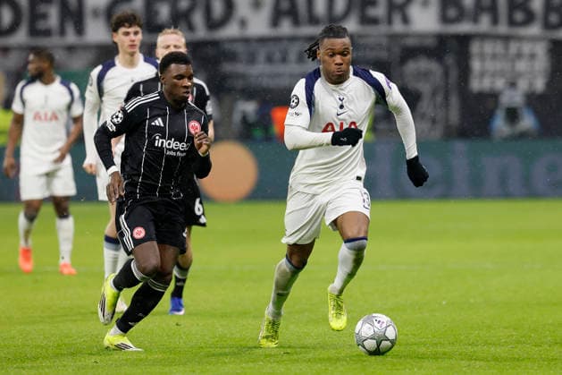 v l Aurlio Buta Eintracht Frankfurt, 24 and Destiny Udogie Tottenham Hotspur, 13 , 28 01 2026, Soccer, Eintracht Frankfurt vs Tottenham Hotspur UEFA Champions League, GER, Frankfurt, Deutsche Bank Park Copyright: HMBxMedia xHeikoxBecker