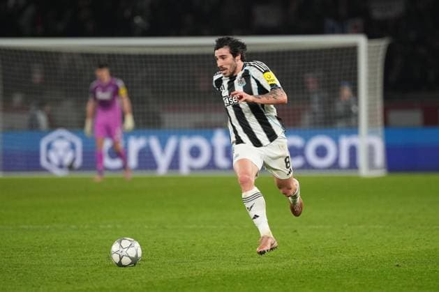 Sandro Tonali of Newcastle Paris Saint-Germain v Newcastle United, UEFA Champions League, Group Stage, Football, Parc des Princes, Paris, France - 28 Jan 2026Paris Parc des Princes France EDITORIAL USE ONLY No use with unauthorised audio, video, data, fixture lists, club league logos or live services. Online in-match use limited to 120 images, no video emulation. No use in betting, games or single club league player publications. Copyright: xDavexWinter Shutterstockx 16429499io