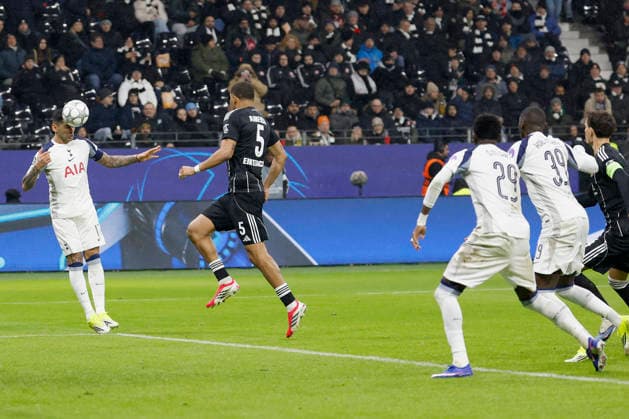 Cristian Romero Tottenham Hotspur, 17 with the assist for the 0 1 from Randal Kolo Muani Tottenham Hotspur, 39 , 28 01 2026, Soccer, Eintracht Frankfurt vs Tottenham Hotspur UEFA Champions League, GER, Frankfurt, Deutsche Bank Park Copyright: HMBxMedia xHeikoxBecker