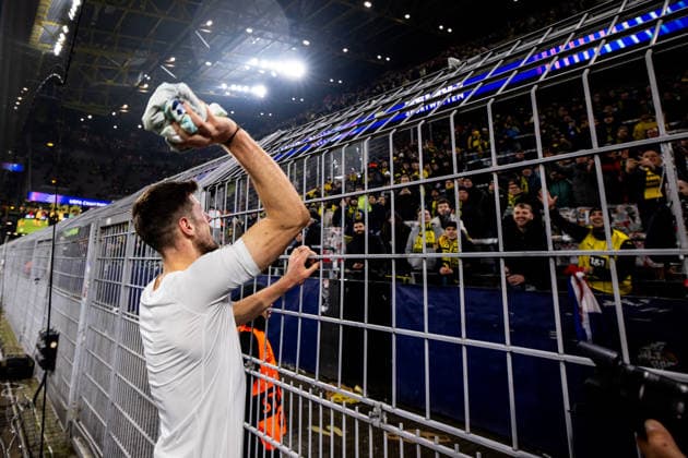 DORTMUND, GERMANY - JANUARY 28: Petar Sucic of FC Internazionale throws his jersey to a supporter after the UEFA Champions League 2025 26 League Phase MD8 match between Borussia Dortmund and FC Internazionale Milano at BVB Stadion Dortmund on January 28, 2026 in Dortmund, Germany. (Photo by Rene Nijhuis) SPO  Copyright: xRenexNijhuis