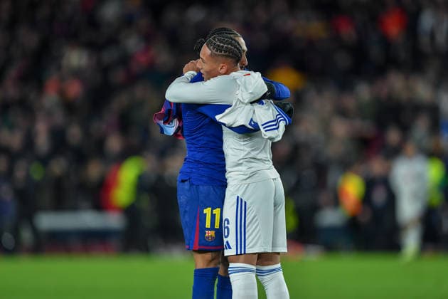 FC Barcelona, Barca v FC COPENHAGUE SPOTIFY CAMP NOU. BARCELONA. January 28, 2026 FC BARCELONA vs FC COPENHAGUE January 28, 2026 Raphina (11) of FC Barcelona and Robert Silva (16) of FC Copenhague at the end of the soccer match corresponding to the eigth match of the group stage of the UEFA Champions League between FC Barcelona and FC Copenhague at Spotify Camp Nou in Barcelona, Spain. Barcelona ESP Copyright: xS.xRosx