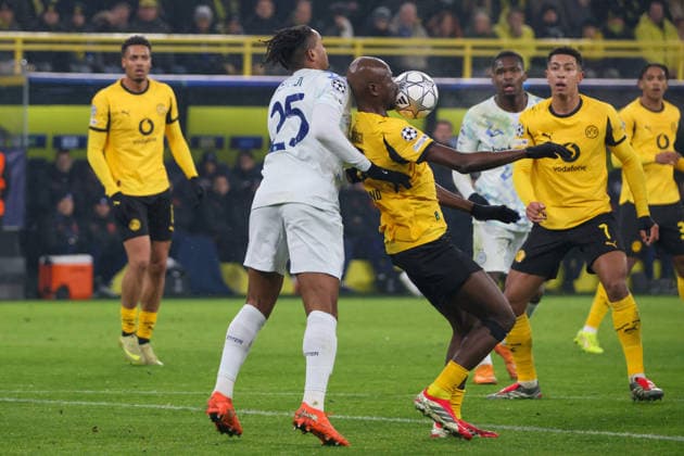 Dortmund, Germany January 28, 2026 Champions League 2025 2026 Borussia Dortmund vs Inter Milan In the picture from left in the duel Manuel Akanji Inter and Serhou Guirassy BVB Signal Iduna Park North Rhine-Westphalia Copyright: xFotostandx xFantinix