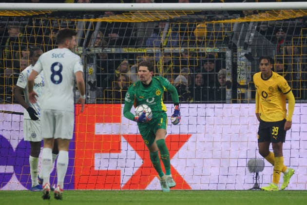 Dortmund, Germany 28 January 2026 Champions League 2025 2026 Borussia Dortmund vs Inter Milan In the picture goalkeeper Gregor Kobel BVB , center in the picture Signal Iduna Park Nordrhein Westfalen Copyright: xFotostandx xFantinix