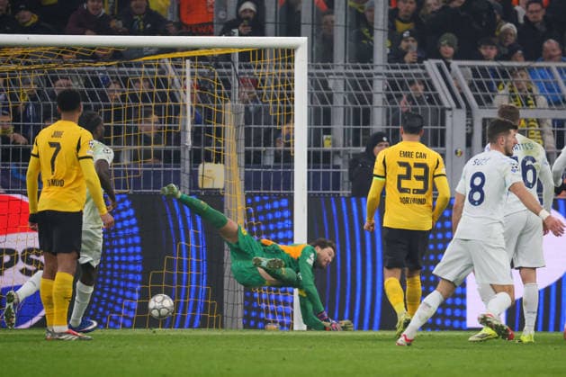 Dortmund, Germany January 28, 2026 Champions League 2025 2026 Borussia Dortmund vs Inter Milan In the picture goal scorer Federico Dimarco Inter , not in the picture, makes the goal to 1 0 for Milan Signal Iduna Park Nordrhein Westfalen Copyright: xFotostandx xFantinix