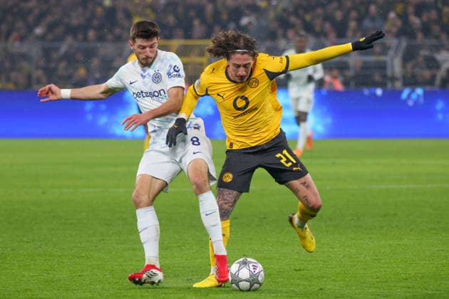 Dortmund, Germany January 28, 2026 Champions League 2025 2026 Borussia Dortmund vs Inter Milan In the picture from left in the duel Petar Sucic Inter and Fabio Silva BVB Signal Iduna Park Nordrhein Westfalen Copyright: xFotostandx xFantinix