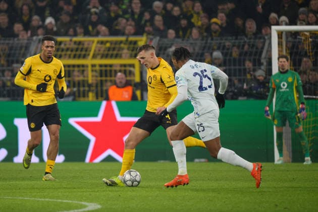 Dortmund, Germany January 28, 2026 Champions League 2025 2026 Borussia Dortmund vs Inter Milan Pictured from left Felix Nmecha BVB , Nico Schlotterbeck BVB and Manuel Akanji Inter Signal Iduna Park Nordrhein Westfalen Copyright: xFotostandx xFantinix