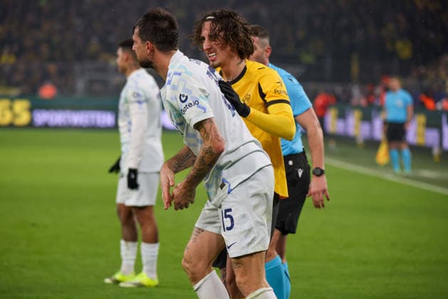 Dortmund, Germany January 28, 2026 Champions League 2025 2026 Borussia Dortmund vs Inter Milan In the picture from left Francesco Acerbi Inter injured in a duel with Fabio Silva BVB Signal Iduna Park North Rhine-Westphalia Copyright: xFotostandx xFantinix