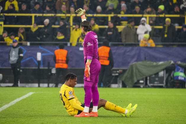 Dortmund, Germany January 28, 2026 Champions League 2025 2026 Borussia Dortmund vs Inter Milan In the picture from left Filippo Mane BVB next to goalkeeper Yann Sommer Inter injured on the pitch Signal Iduna Park North Rhine-Westphalia Copyright: xFotostandx xFantinix