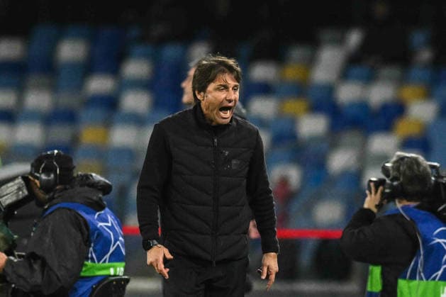 Antonio Conte Coach coach of SSC Napoli gestures during the Uefa Champions League between SSC Napoli vs Chelsea FC :Agostino Gemito PA  Copyright: xDaniloxGemito IPAxSportx xipa-agency.netx xx IPA_70678999 IPA_Agency_IPA70678999