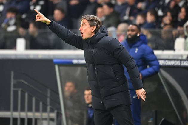 Thomas FRANK coach Tottenham , gestures,gives instructions, single image,cropped single motif,half figure,half figure Football Champions League,season 2025 26, league phase Eintracht Frankfurt Tottenham Hotspur 0 2 on 28 01 2026, D E U T S C H E B A N K P A R K