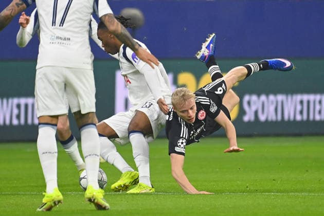 Destiny UDOGIE Tottenham , action,duel against Oscar HOEJLUND Eintracht Frankfurt Football Champions League,season 2025 26, league phase Eintracht Frankfurt Tottenham Hotspur 0 2 on 28 01 2026, D E U T S C H E B A N K P A R K