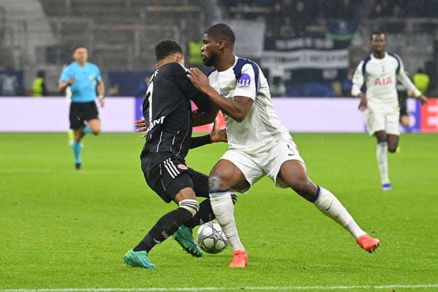 Ansgar KNAUFF Eintracht Frankfurt , action,duel against Kevin DANSO Tottenham Football Champions League,season 2025 26, league phase Eintracht Frankfurt Tottenham Hotspur 0 2 on 28 01 2026, D E U T S C H E B A N K P A R K