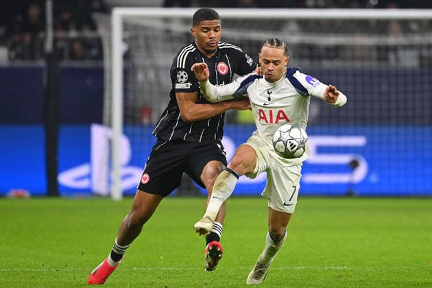 Aurele AMENDA Eintracht Frankfurt , action,duel against Xavi SIMONS Tottenham Football Champions League,season 2025 26, league phase Eintracht Frankfurt Tottenham Hotspur 0 2 on 28 01 2026, D E U T S C H E B A N K P A R K