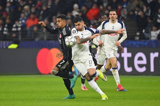 Ansgar KNAUFF Eintracht Frankfurt , action,duel against Cristian ROMERO Tottenham Football Champions League,season 2025 26, league phase Eintracht Frankfurt Tottenham Hotspur 0 2 on 28 01 2026, D E U T S C H E B A N K P A R K