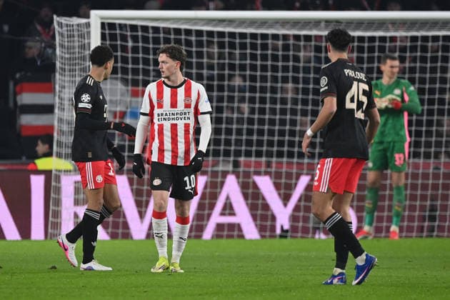 28 01 2026, xjrdrx, Football UEFA Champions League, PSV Eindhoven FC Bayern Muenchen v l Jamal Musiala FC Bayern Muenchen Paul Wanner PSV Eindhoven Aleksandar Pavlovic FC Bayern Muenchen DFL DFB REGULATIONS PROHIBIT ANY USE OF PHOTOGRAPHS as IMAGE SEQUENCES and or QUASI VIDEO Eindhoven