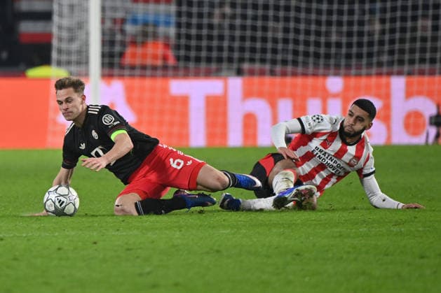 28 01 2026, xjrdrx, Football UEFA Champions League, PSV Eindhoven FC Bayern Muenchen v l Joshua Kimmich FC Bayern Muenchen Ismael Saibari PSV Eindhoven duel, action, action, battle for the ball DFL DFB REGULATIONS PROHIBIT ANY USE OF PHOTOGRAPHS as IMAGE SEQUENCES and or QUASI VIDEO Eindhoven