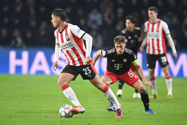 Joey VEERMAN PSV vs Joshua KIMMICH M Action, duel, PSV Eindhoven PSV FC Bayern Muenchen M 1 2 Football Champions League, Matchday 8, matchday8, on 28 01 2026 at Philips Stadion Eindhoven Netherlands UEFA regulations prohibit any use of photographs as image sequences and or quasi video Â