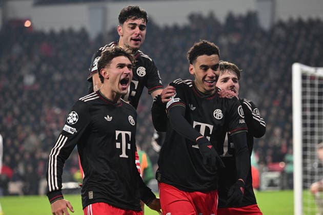 28 01 2026, xjrdrx, Football UEFA Champions League, PSV Eindhoven FC Bayern Muenchen v l Torjubel nach dem Tor zum celebrating the goal celebrate 0 1 durch Jamal Musiala FC Bayern Muenchen DFL DFB REGULATIONS PROHIBIT ANY USE OF PHOTOGRAPHS as IMAGE SEQUENCES and or QUASI VIDEO Eindhoven