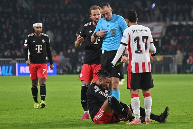 28 01 2026, xjrdrx, Football UEFA Champions League, PSV Eindhoven FC Bayern Muenchen v l Harry Kane FC Bayern Muenchen Michael Olise FC Bayern Muenchen Referee Referee Joao Pinheiro Portugal Mauro Junior PSV Eindhoven DFL DFB REGULATIONS PROHIBIT ANY USE OF PHOTOGRAPHS as IMAGE SEQUENCES and or QUASI VIDEO Eindhoven