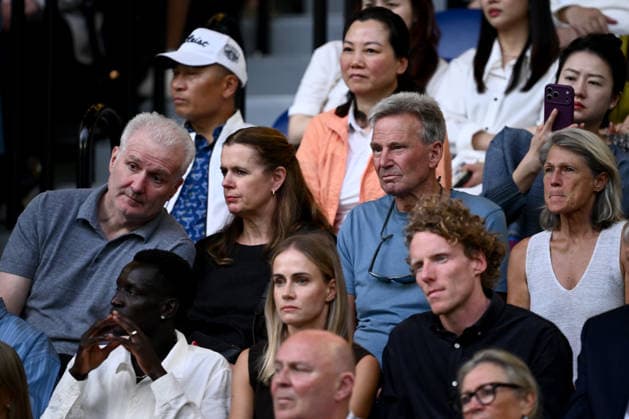 TENNIS AUSTRALIAN OPEN, Former basketballer Andrew Gaze (left) and media personality Sam Newman (2nd from right) watches Aryna Sabalenka of Russia and Elina Svitolina of Ukraine during the women™s semifinals against on day 12 of the 2026 Australian Open tennis tournament at Melbourne Park in Melbourne, Thursday, January 29, 2026. ( NO ARCHIVING MELBOURNE VICTORIA AUSTRALIA  Copyright: xJOELxCARRETTx 20260129125911256108