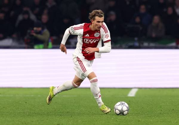 Mika Godts of AFC Ajax during the match AFC Ajax Amsterdam vs Olympiacos Piraues at the Johan Cruijff ArenA for the UEFA Champions League season 2025 2026 in AMSTERDAM, Netherlands on 28 january 2026 Photo by Peter Lous EYE4IMAGES