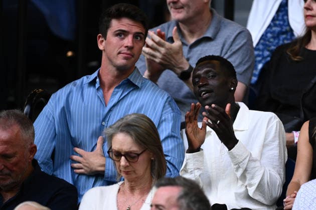 TENNIS AUSTRALIAN OPEN, Olympian Peter Bol watches Aryna Sabalenka of Russia and Elina Svitolina of Ukraine during the women™s semifinals against on day 12 of the 2026 Australian Open tennis tournament at Melbourne Park in Melbourne, Thursday, January 29, 2026. ( NO ARCHIVING MELBOURNE VICTORIA AUSTRALIA  Copyright: xJOELxCARRETTx 20260129171094547808