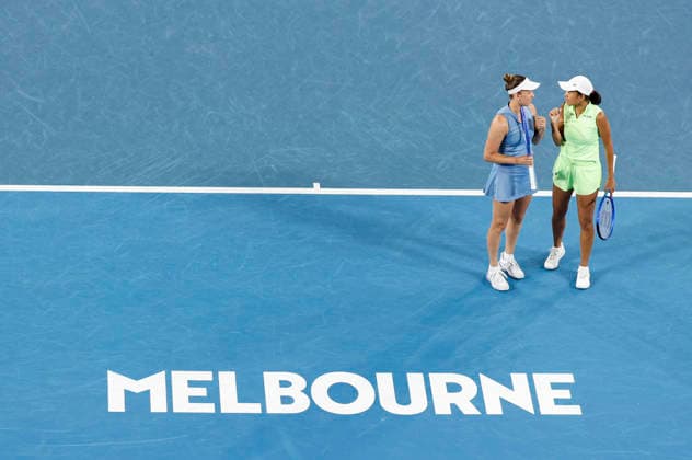 (260129) -- MELBOURNE, Jan. 29, 2026 -- Zhang Shuai (R) Elise Mertens communicate during the women s doubles semifinal match between Zhang Shuai (China) Elise Mertens (Belgium) and Shibahara Ena (Japan) Vera Zvonareva (Russia) at the Australian Open tennis tournament in Melbourne, Australia, Jan. 29, 2026. ) (SP)AUSTRALIA-MELBOURNE-TENNIS-AUSTRALIAN OPEN-WOMEN S DOUBLES-SEMIFINALS MaxPing 