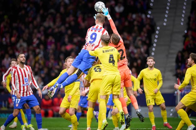 Atletico de Madrid s Alexander Sorloth (9) and FK Bodo Glimt s Nikita Haikin (R) during Champions League 2025 2026, Round 8 match. January 28 ,2026. (20260128033)