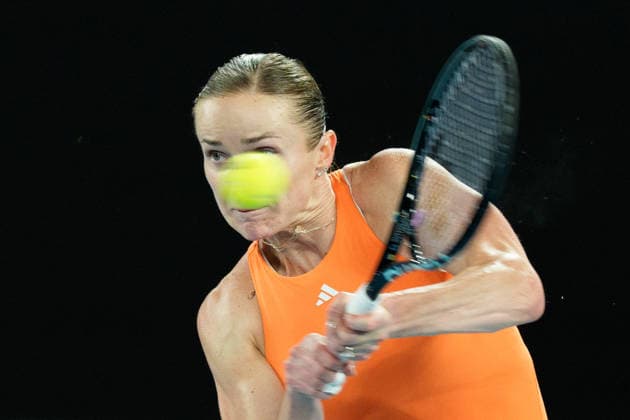 January 29, 2026: 12th seed ELINA SVITOLINA of Ukraine in action against 1st seed ARYNA SABALENKA of Belarus on Rod Laver Arena in a Women s Singles Semifinals match on day 12 of the 2026 Australian Open in Melbourne, Australia. SABALENKA won 62 63. Cal Media Melbourne Australia - ZUMAc04_ 20260129_faf_c04_007 Copyright: xSydneyxLowx